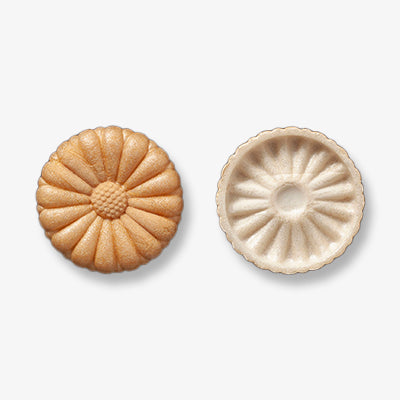 Chrysanthemum-shaped monaka (outer shells only × 50 sets)